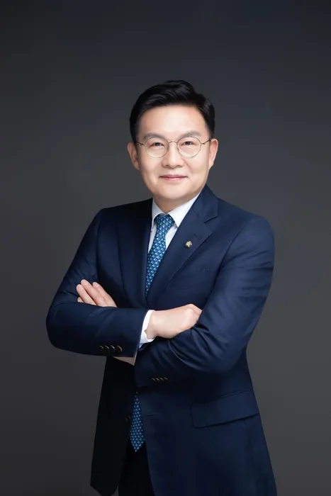 김윤 국회 공식 사진