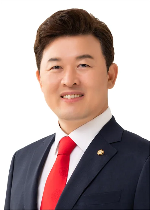 윤영석 국회 공식 사진