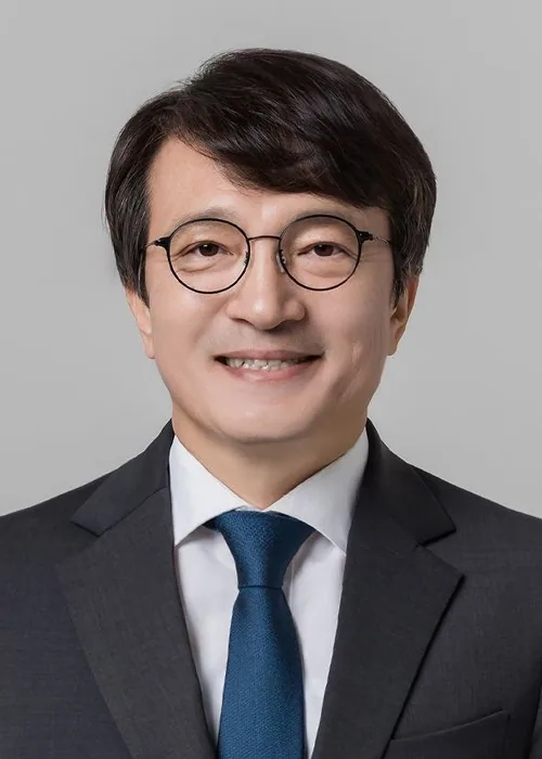 김의겸 국회 공식 사진